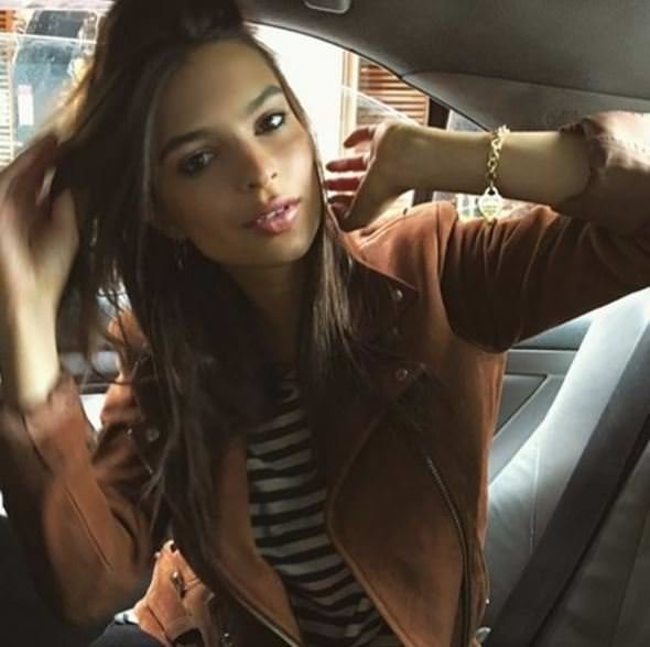 Emily Ratajkowski, Juventus’un gecesine damga vurdu