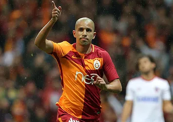 Feghouli: Daha gencim, gitmem