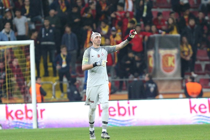 Muslera’dan büyük fedakarlık!