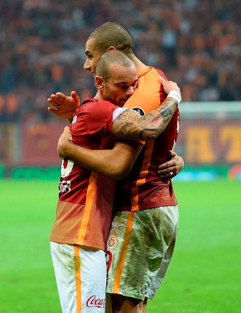 Yıldız isim Galatasaray’a veda etti