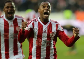 Robinho'dan mutlusu yok