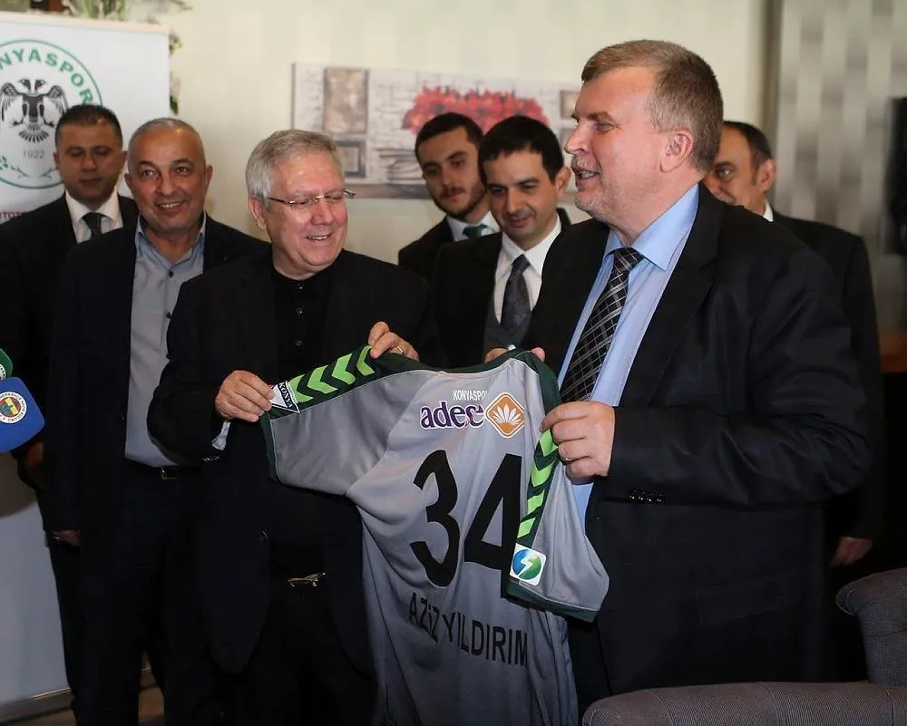 Aziz Yıldırım'a özel hediye - 1