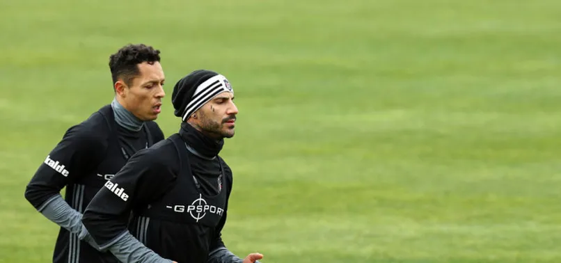 Adriano giderse Kolarov gelecek