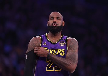 LeBron James coştu Lakers kazandı!