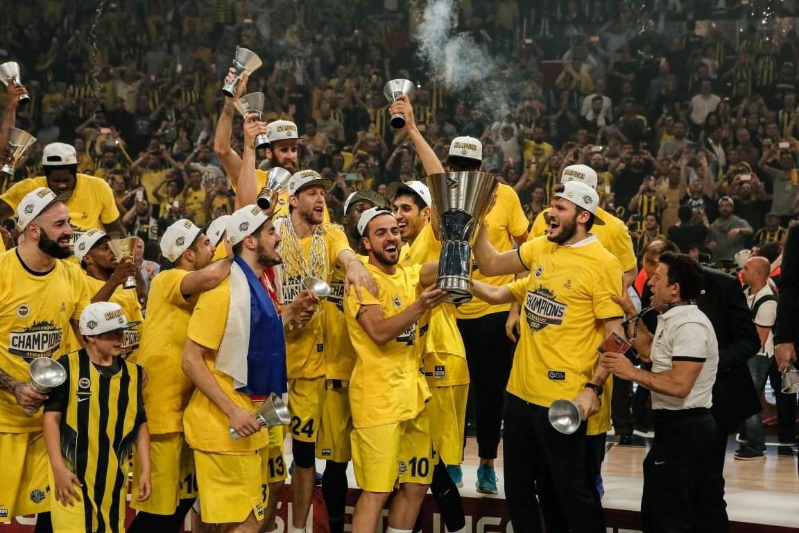 Datome söz verdi, saçlarını kestirdi