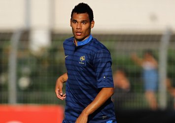 Beşiktaş'tan stoper atağı