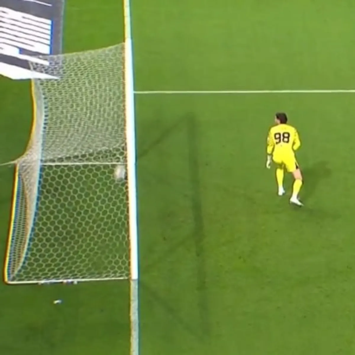 VAR inceledi, karar değişti! Osimhen’in şutu gol sayıldı