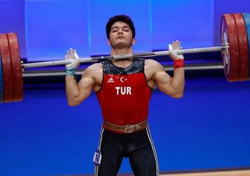 Muhammed Furkan Özbek dünya şampiyonu!