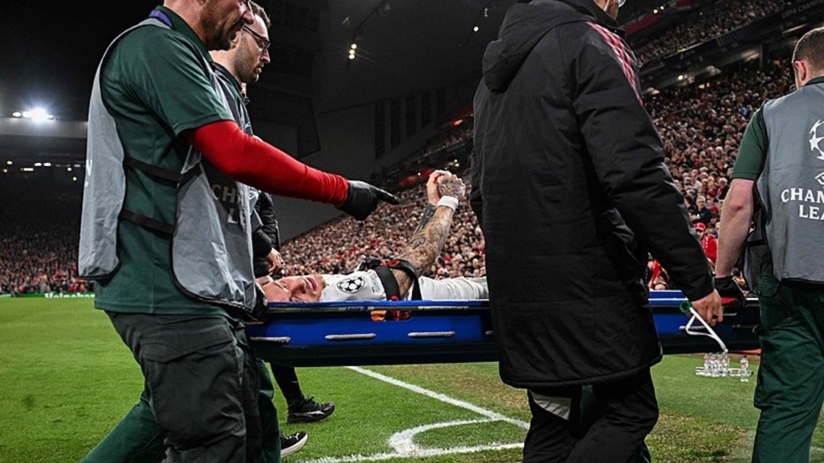 Galatasaray'da korkutan sakatlık! Noa Lang reklam oyuna devam edemedi