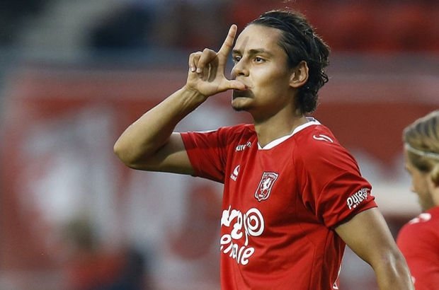 Enes Ünal, Valencia ile anlaştı