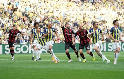 Fenerbahçe Karagümrük maçında penaltı bekledi!