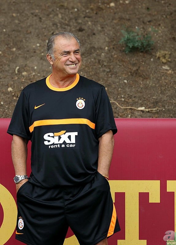 Son dakika spor haberi: Galatasaray'dan stoper bombası! Transferler peş peşe...