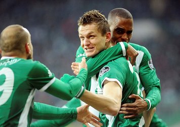 Tomas Necid takıma dönüyor