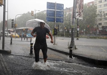 SAĞANAK VE FIRTINA BİR ARADA | 3 Eylül 2022 Cumartesi bugün hava nasıl olacak? - Son dakika İstanbul, Ankara, İzmir hava durumu