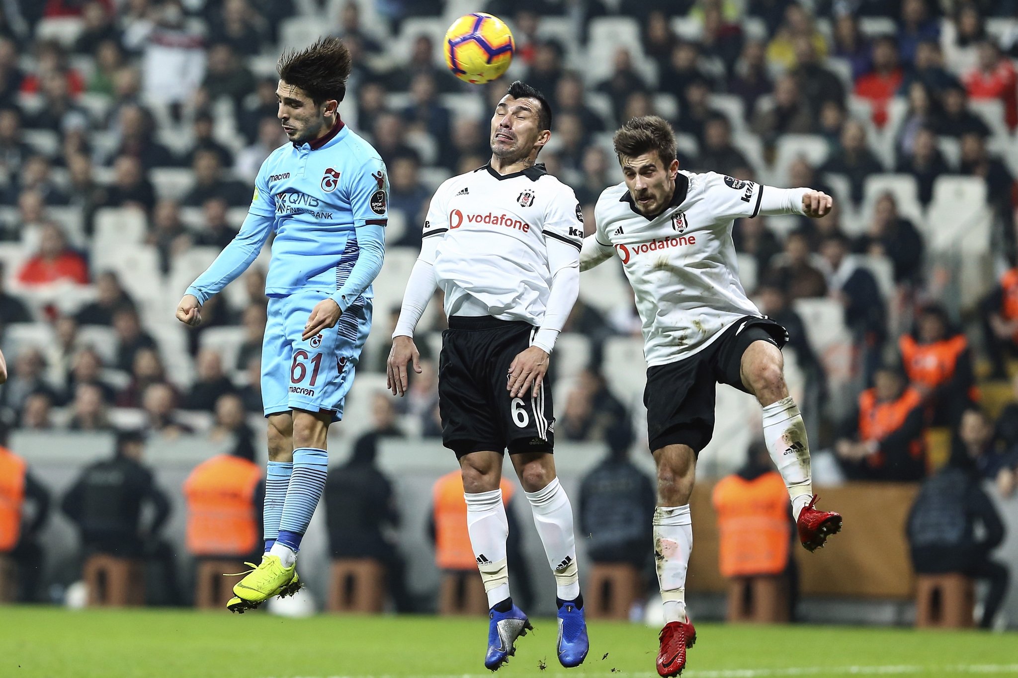 Beşiktaş’a Gary Medel piyangosu!