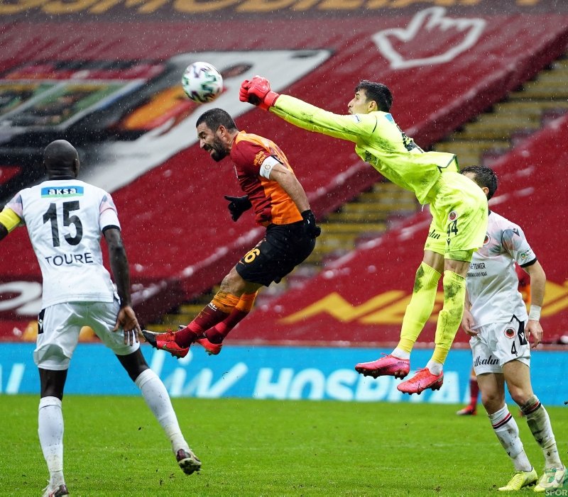 Galatasaraylı yıldız için flaş sözler! Allah yönetime sabır versin