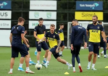 Fenerbahçe 4 eksikle çalıştı