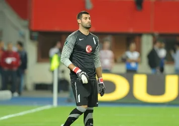 UEFA'dan Volkan Demirel paylaşımı!