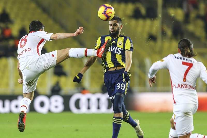 Fenerbahçe’de yıldız isim kadro dışı!