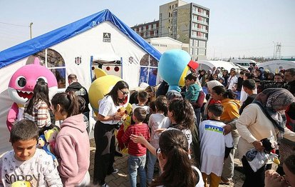 Beşiktaş taraftarların gönderdiği oyuncaklar Kahramanmaraş’ta çocuklara dağıtıldı