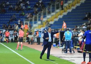 Dick Advocaat aralıksız çalışıyor