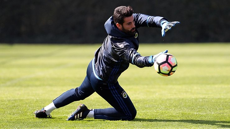Fenerbahçe’de flaş Volkan Demirel kararı