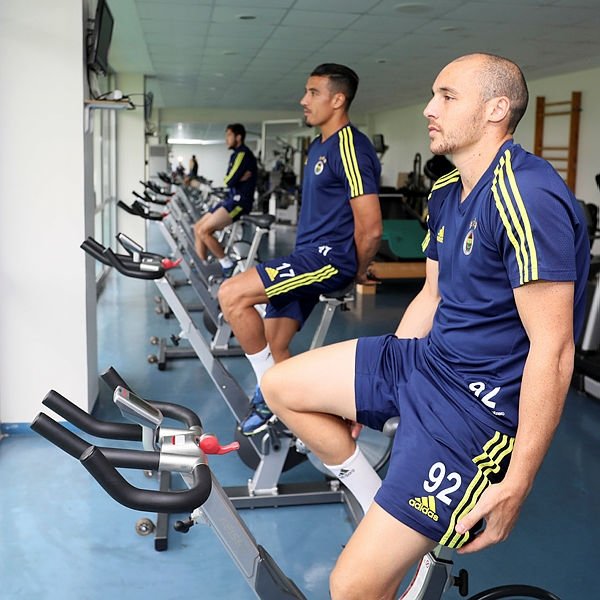 Aatıf ayak diretiyor