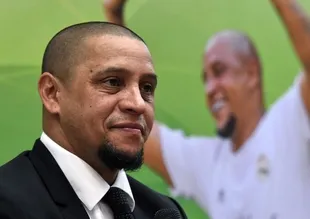 Roberto Carlos, gösteri maçında sahaya çıkacak