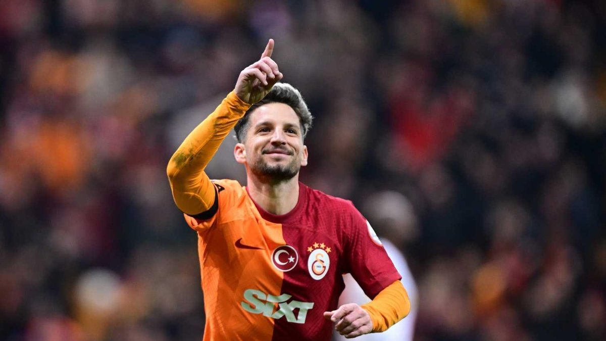 GALATASARAY HABERLERİ: Mertens öve öve bitirememişti! 4 golle maça damga vurdu GALATASARAY HABERLERİ: Mertens öve öve bitirememişti! 4 golle maça damga vurdu