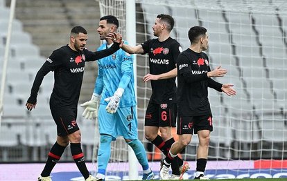 VavaCars Fatih Karagümrük 2 - 0 Siltaş Yapı Pendikspor MAÇ SONUCU - ÖZET