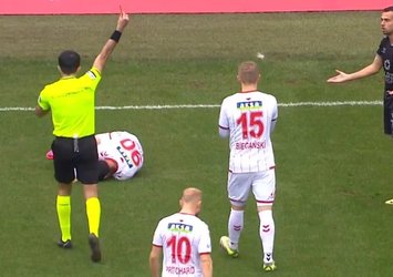 Kocaelispor-Net Global Sivasspor maçında 26. saniyede kırmızı kart!