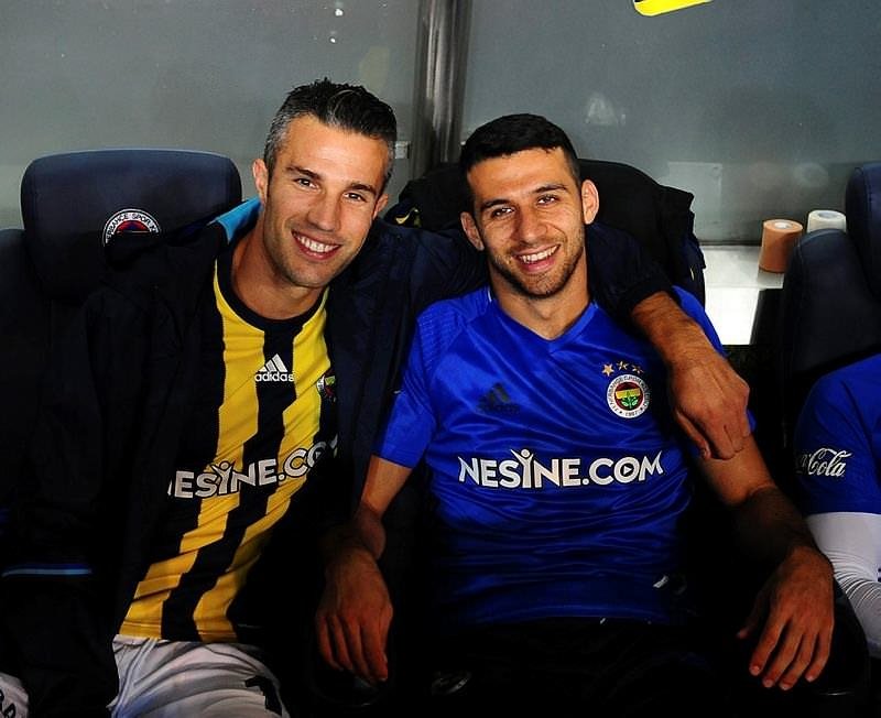 Van Persie’nin kadro dışı bırakılmasına tepkiler