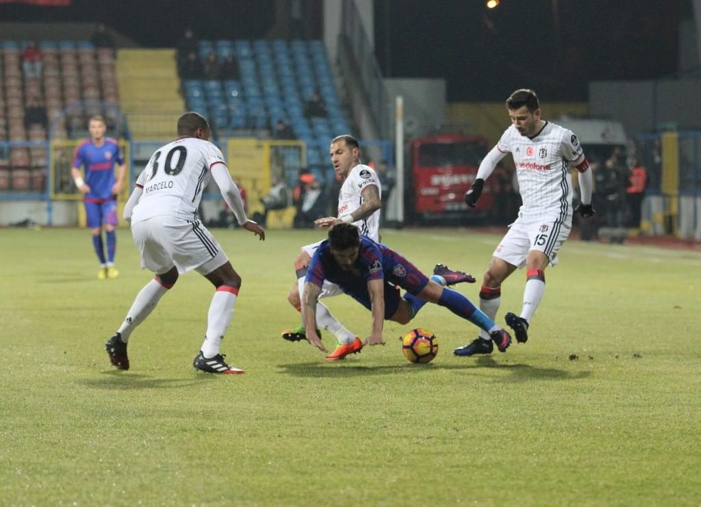 Kardemir Karabükspor-Beşiktaş karşılaşmasından kareler