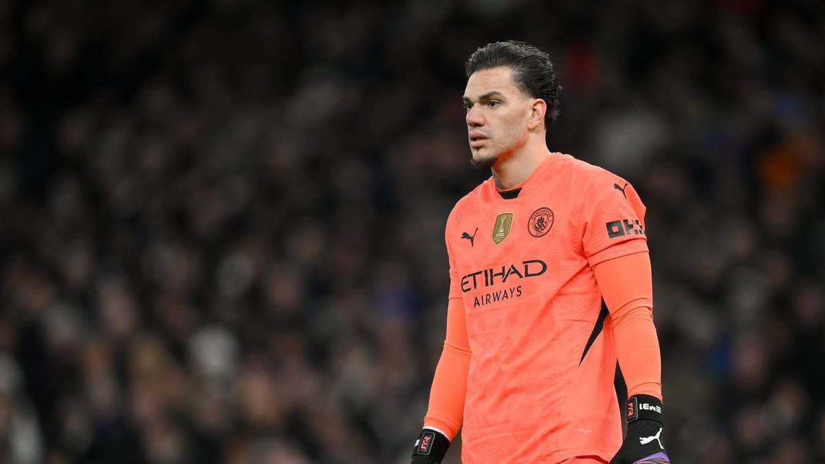 TRANSFER HABERLERİ: Fenerbahçe'nin Ederson Moraes'e teklifi belli oldu! Galatasaray'dan daha yüksek... TRANSFER HABERLERİ: Fenerbahçe'nin Ederson Moraes'e teklifi belli oldu! Galatasaray'dan daha yüksek...