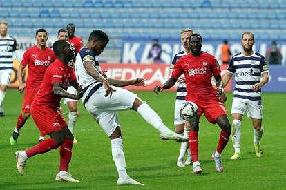Sivasspor ikinci yarıda açıldı!