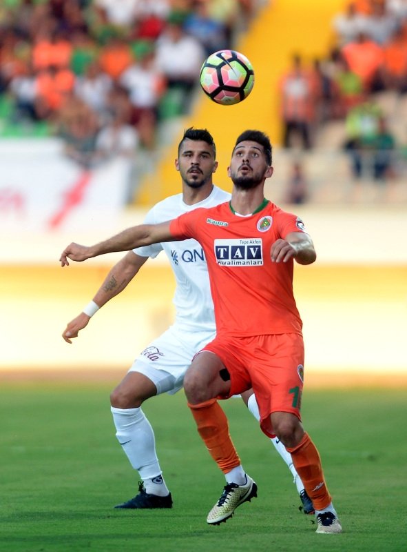 Açıkladı! Emre Akbaba, Beşiktaş’a geliyor!