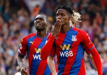 Palace lider Tottenham'ı devirdi!