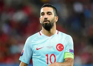 Arda Turan sabaha karşı bu mesajı paylaştı!