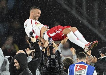 Podolski futbola veda etti