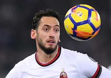 Hakan Çalhanoğlu'na büyük övgü!