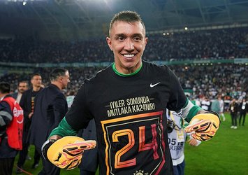 Muslera'dan F.Bahçe'ye gönderme!