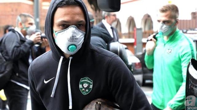 Futbolda hangi ligler ertelendi? Hangi ligler seyircisiz oynanacak?
