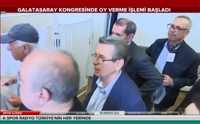 Dursun Özbek oyunu kullandı