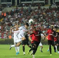 Gazişehir-Beşiktaş maçından kareler