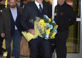 Fenerbahçe çiçeklerle karşılandı