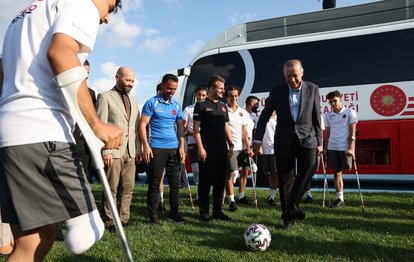 Başkan Recep Tayyip Erdoğan’dan Ampute Futbol Takımı’na ziyaret