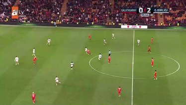 Maç sonu Osimhen'den hakeme sert tepki!