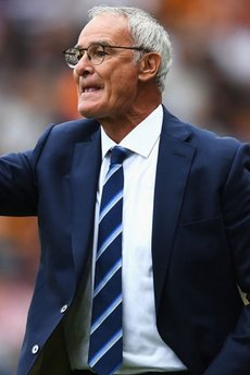 Leicester City Ranieri'ye sahip çıktı