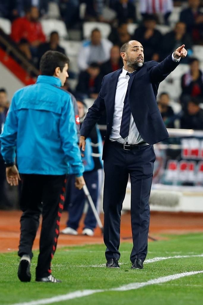 Antalyaspor-Galatasaray karşılaşmasından kareler