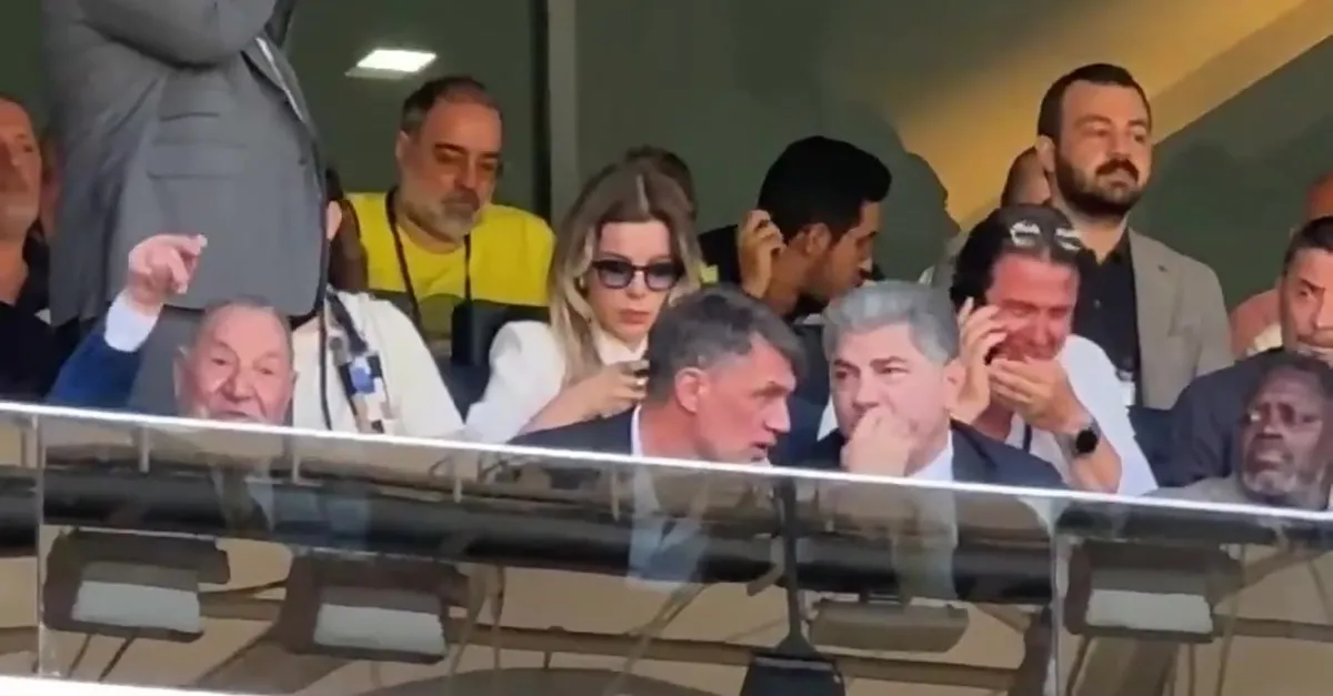 Hakan Safi ve Paolo Maldini Chobani Stadı'nda